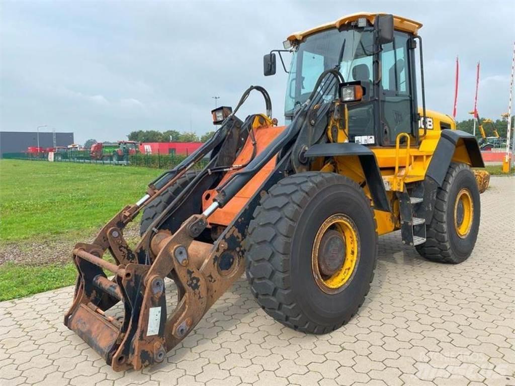 JCB 426E AGRI HT لوادر بعجل