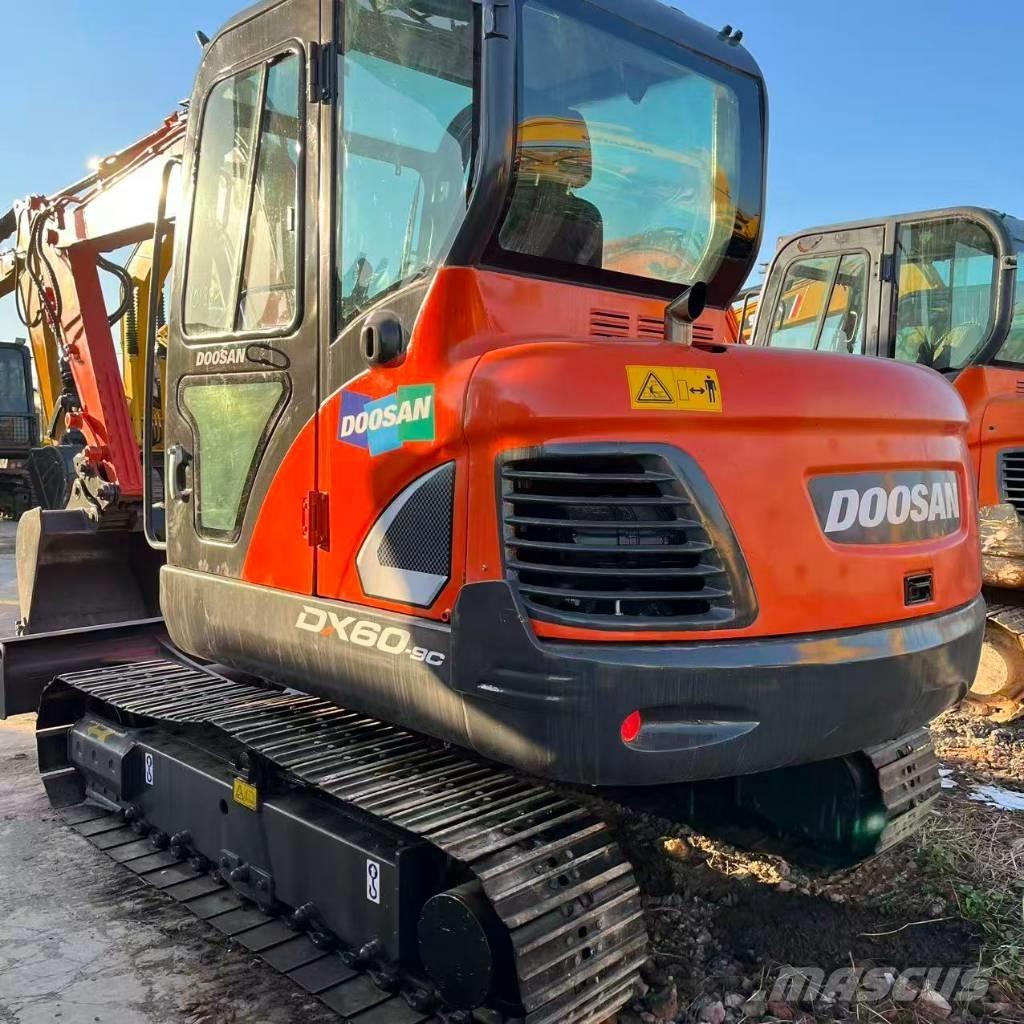 Doosan DX 60 حفارات صغيرة أقل من 7 طن (حفارات صغيرة)