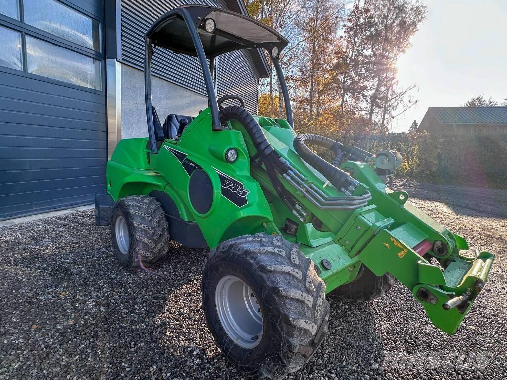 Avant 745 لوادر متعددة الأغراض