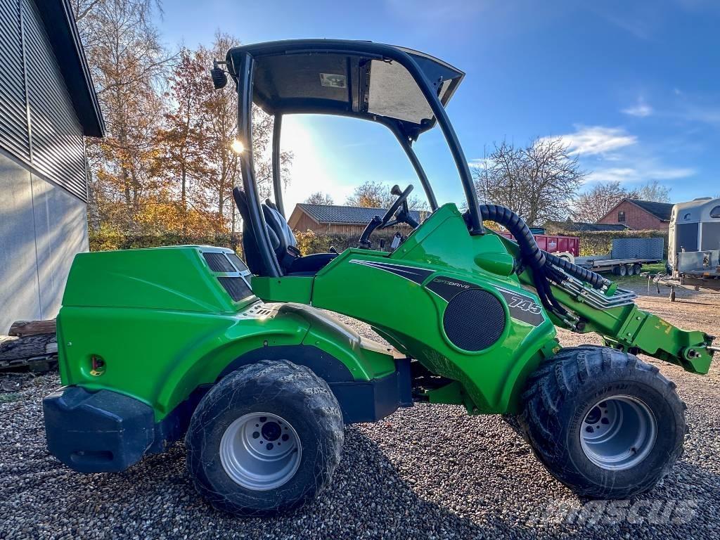 Avant 745 لوادر متعددة الأغراض