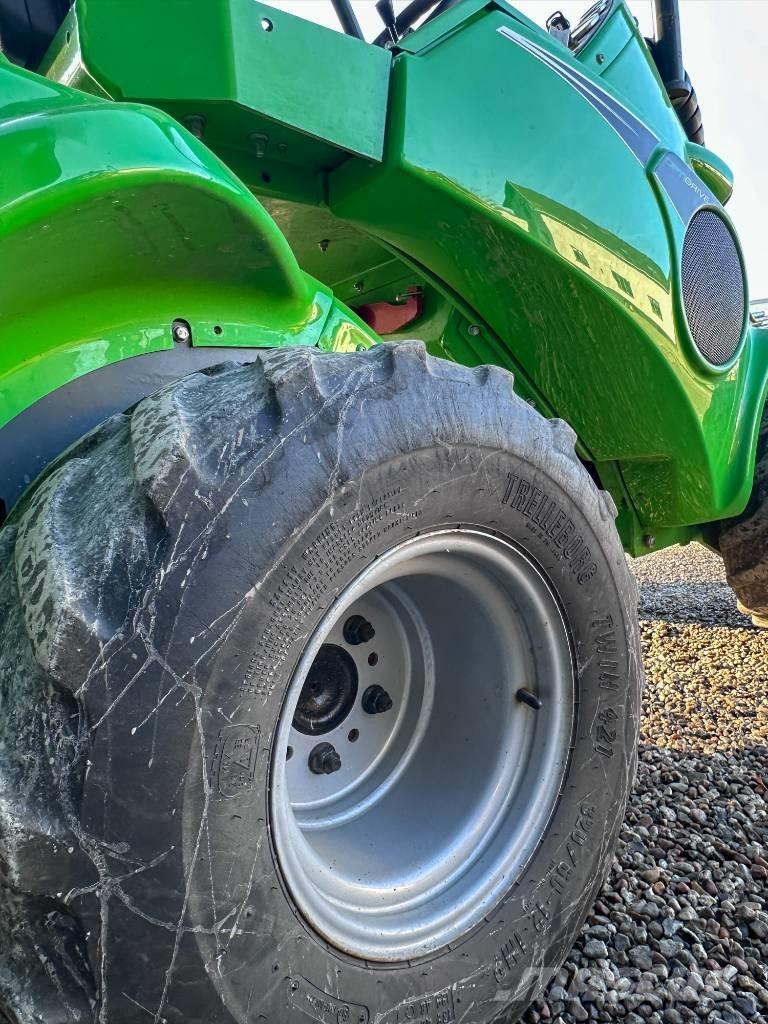 Avant 745 لوادر متعددة الأغراض