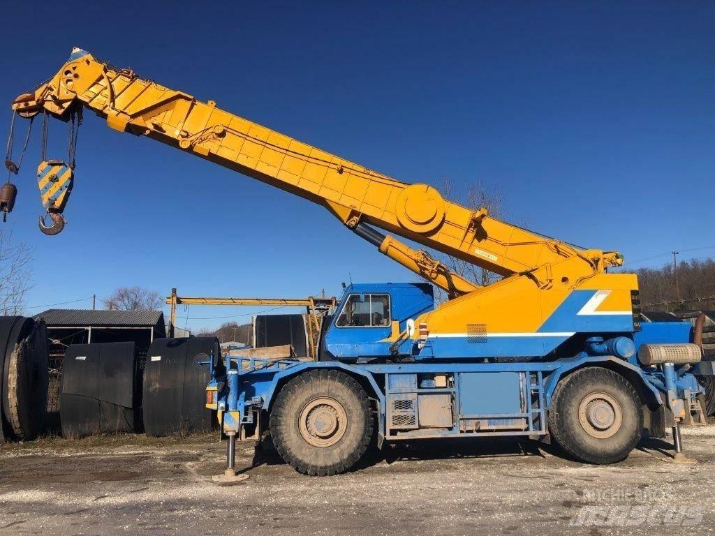 Kobelco RK 450 رافعات الطرق الوعرة