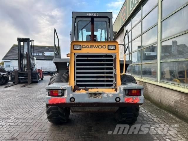 Daewoo MC 200 لوادر بعجل