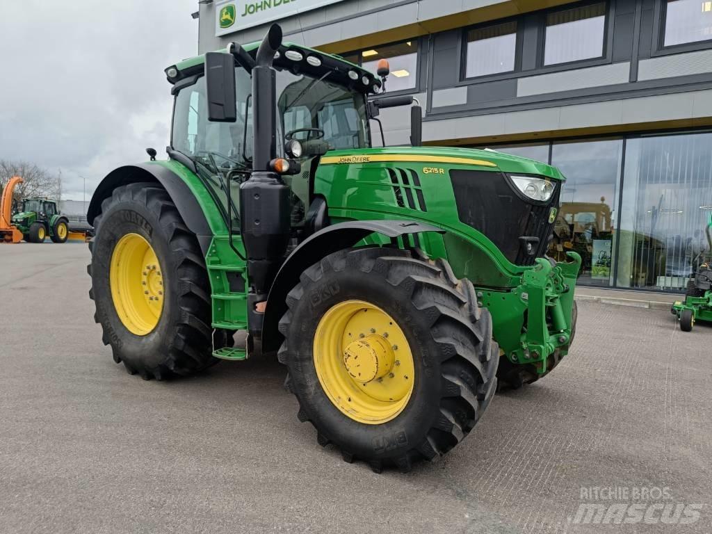 John Deere 6215 R الجرارات