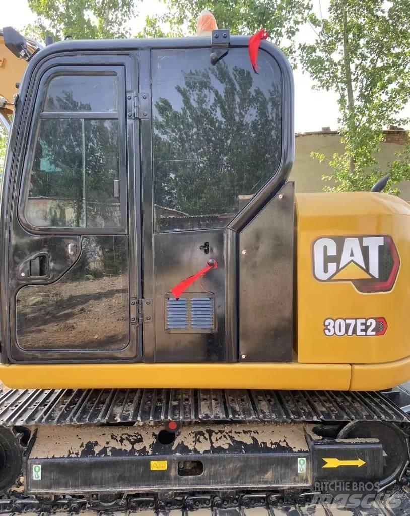 CAT 307 D حفارات زحافة