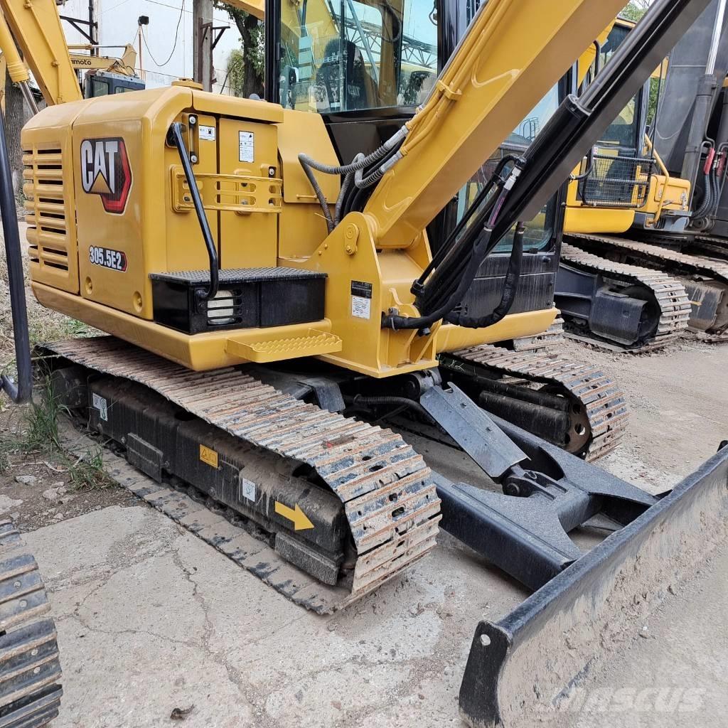 CAT 305.5 E2 حفارات زحافة