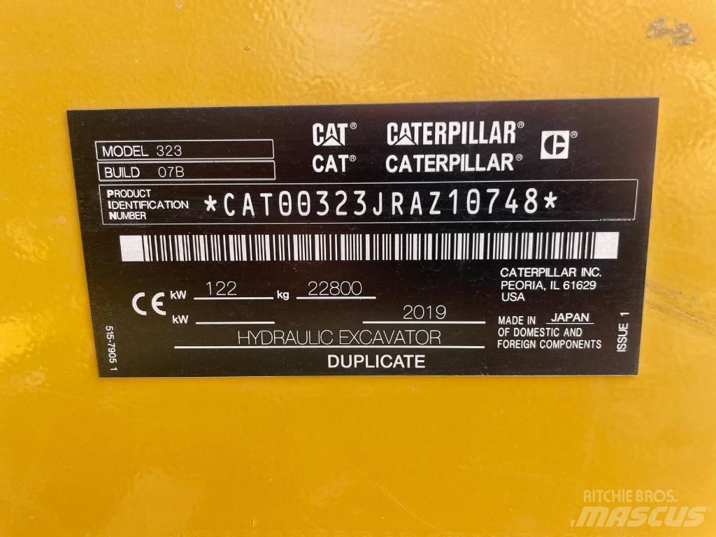 CAT 323NG حفارات زحافة