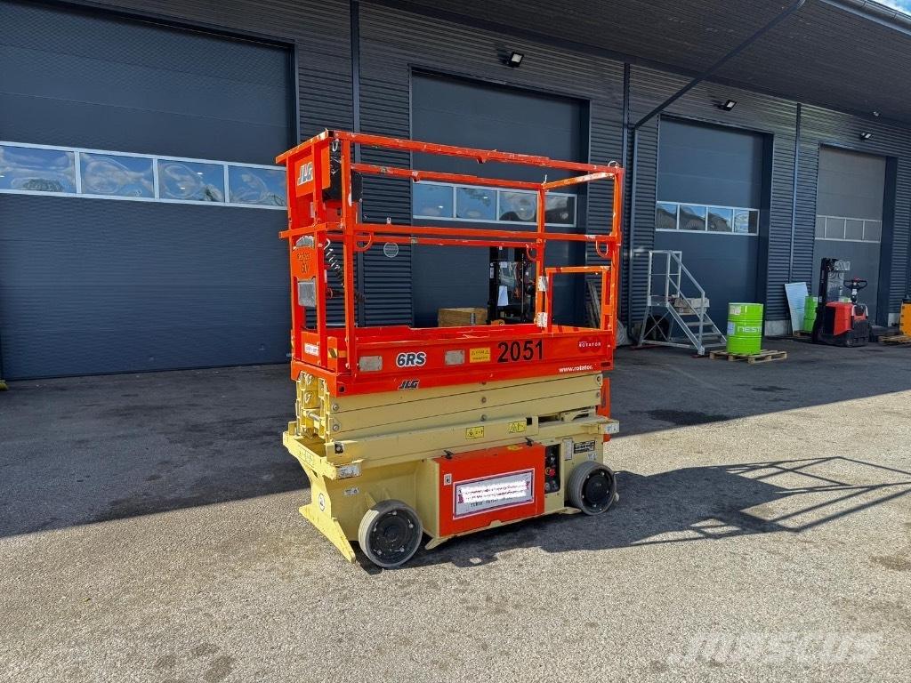 JLG 6 RS رافعات مقصية الشكل