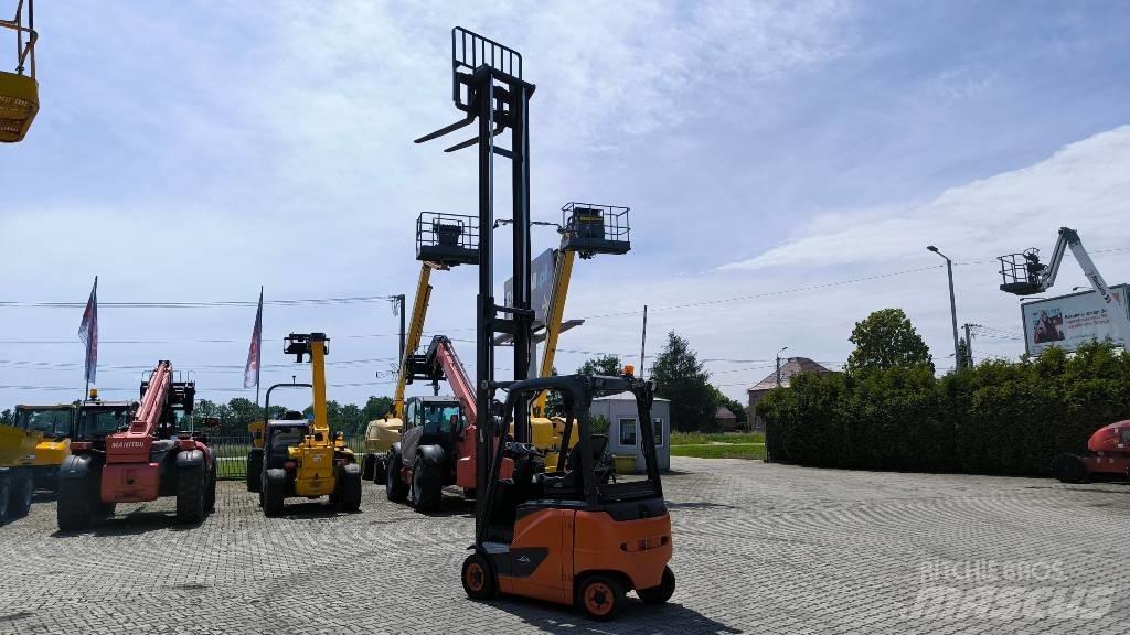 Linde E16-02 شاحنات ذات رافعات شوكية تعمل بالكهرباء