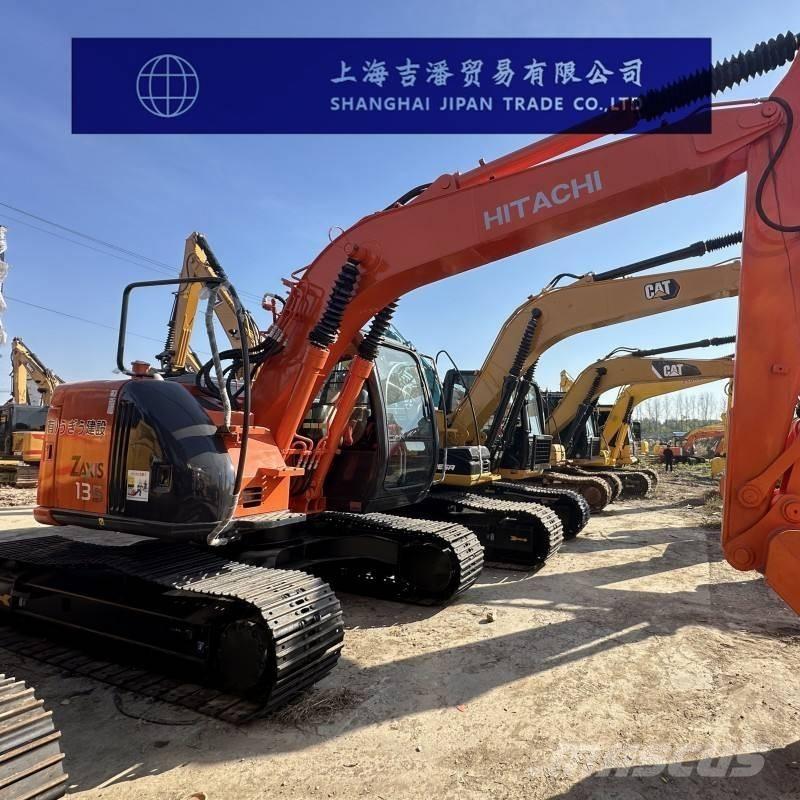 Hitachi ZX 135 حفارات زحافة