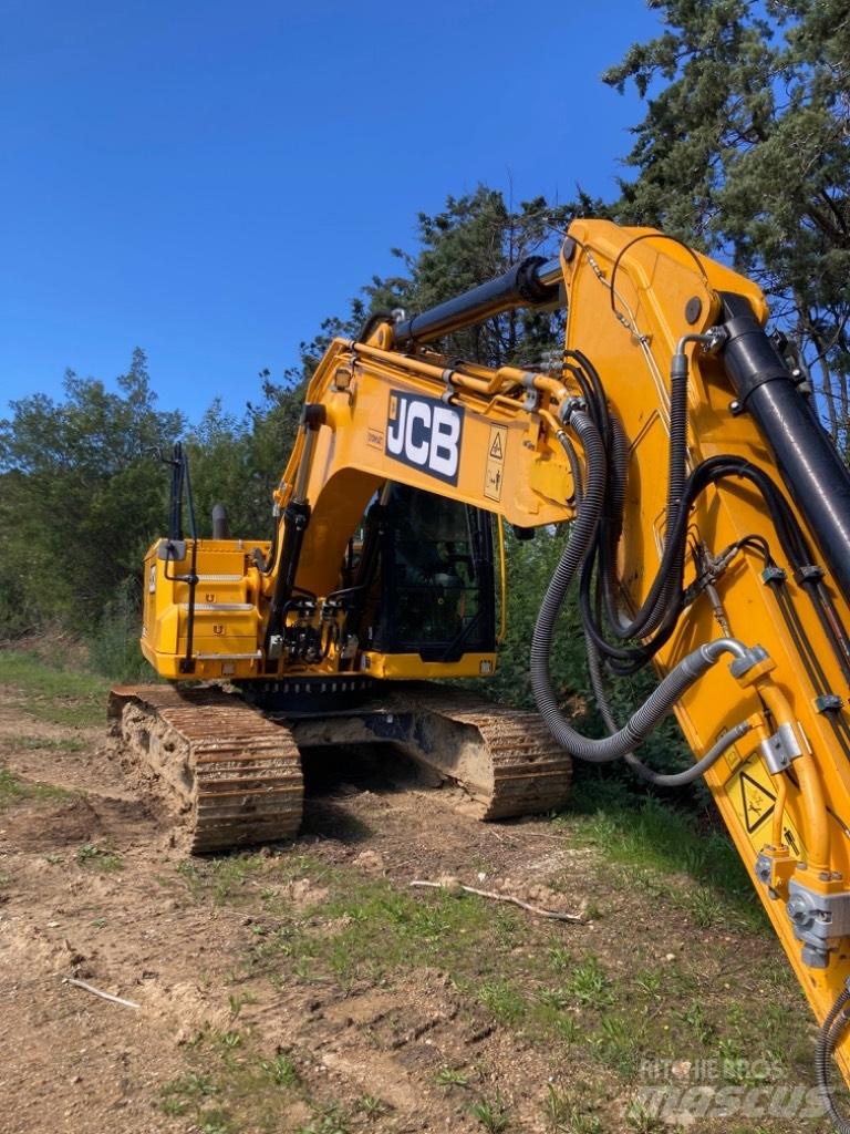 JCB JS 220 X حفارات زحافة