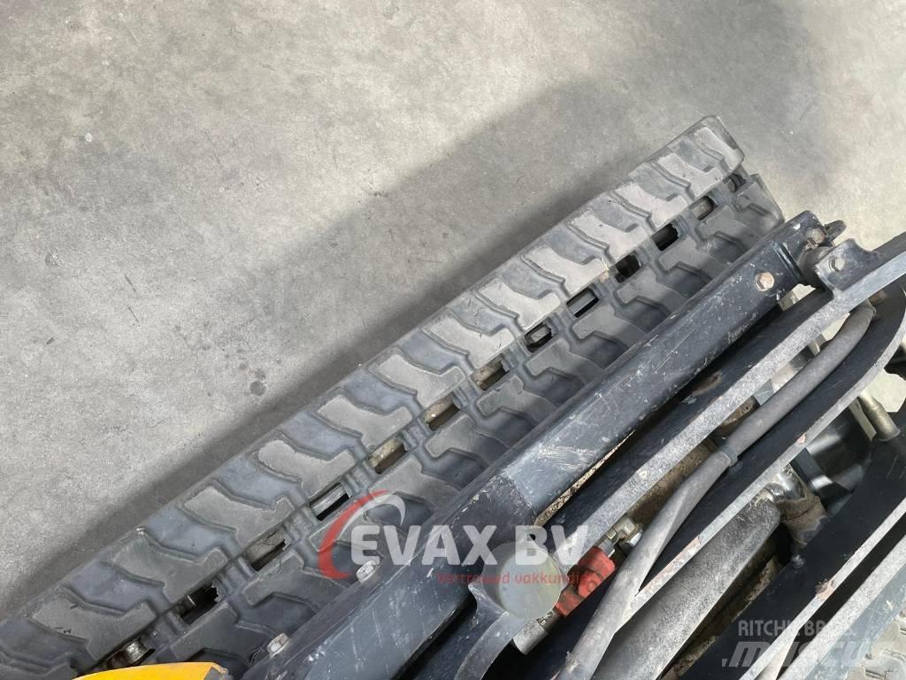 JCB HTD 05 عربات نقل قلابة مجنزرة