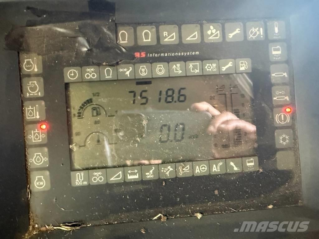 CLAAS Jaguar 900 علافات ذاتية الدفع