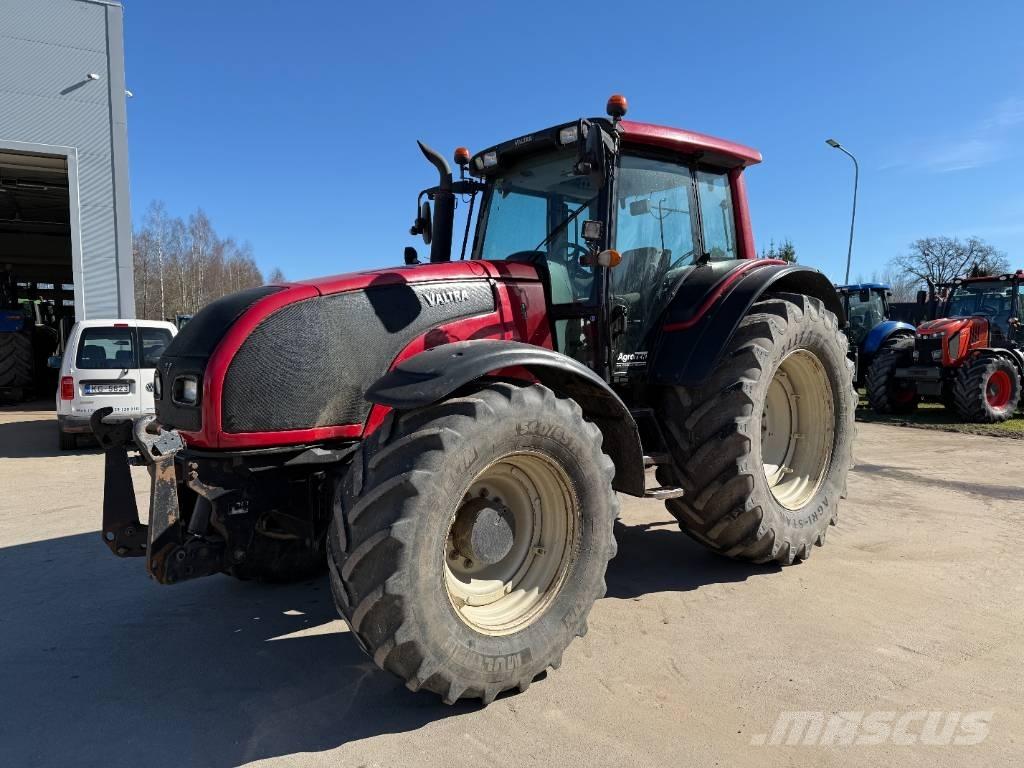 Valtra T 191 الجرارات
