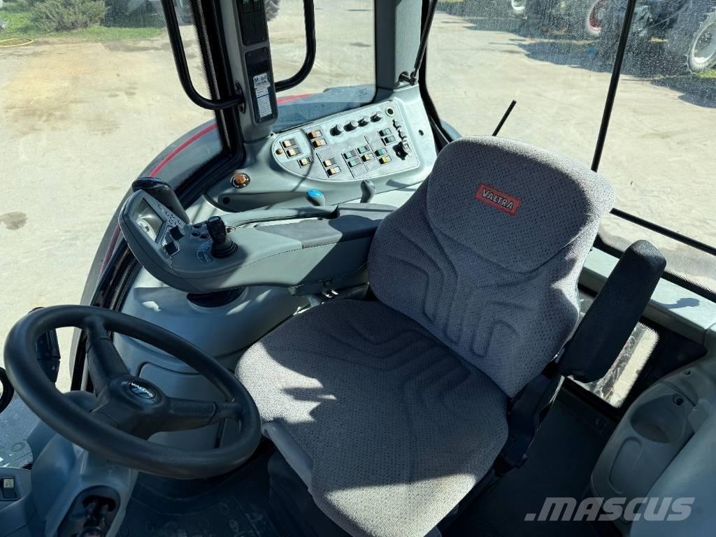 Valtra T 191 الجرارات