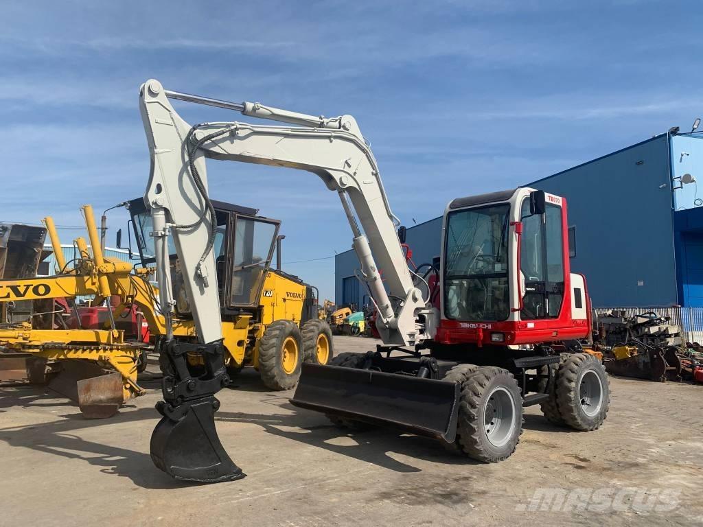 Takeuchi TB070W حفارات بعجل
