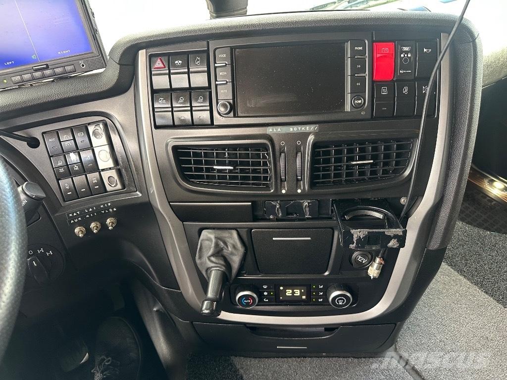 Iveco Stralis 8x4*4 شاحنات الرافعات الخطافية