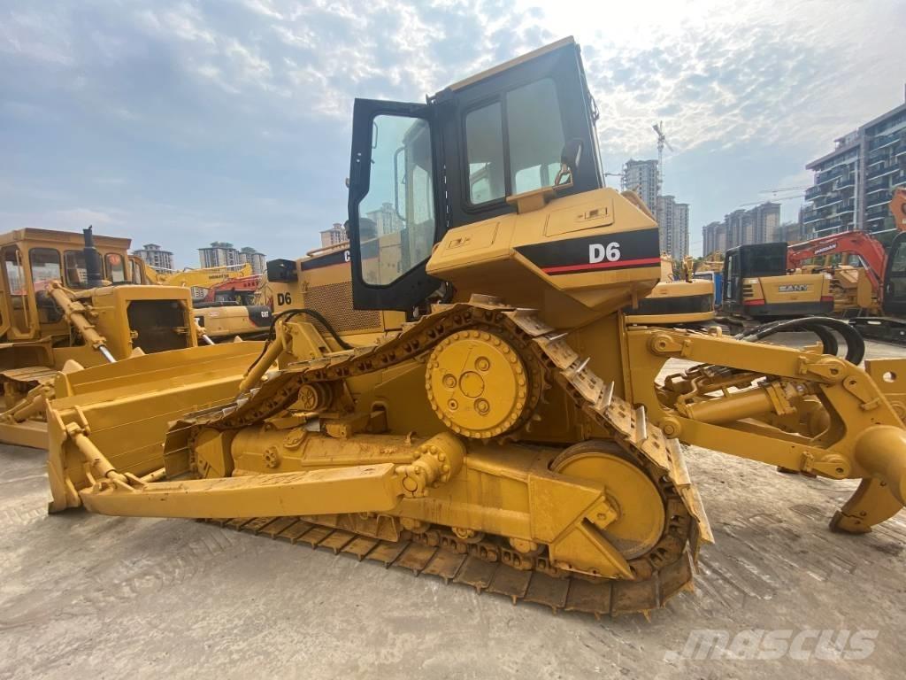 CAT D6R بلدوزرات مجنزرة