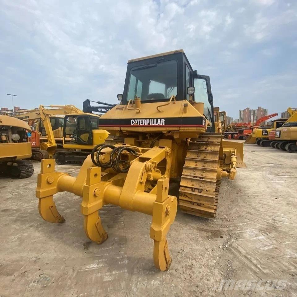 CAT D6R بلدوزرات مجنزرة