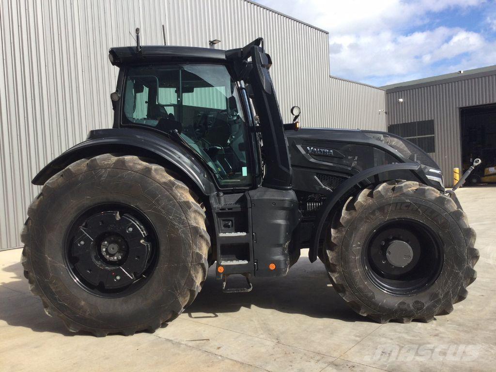 Valtra Q265 الجرارات
