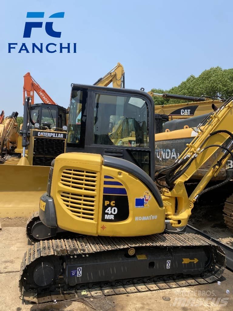 Komatsu PC 40 MR حفارات زحافة
