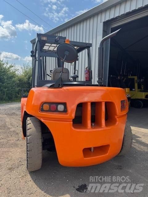 Doosan D 90 S-5 شاحنات الديزل