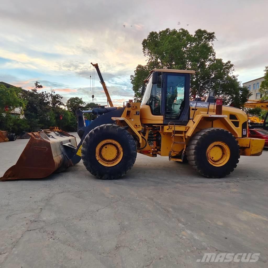 Volvo L 120 لوادر بعجل