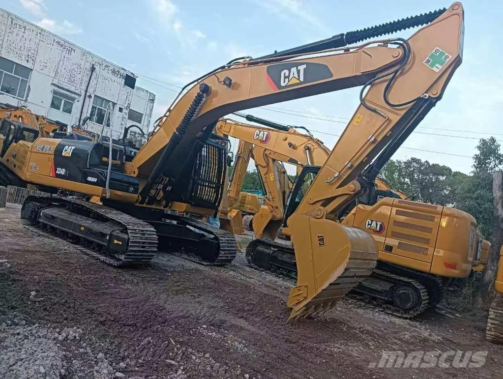 CAT 324 D2L حفارات زحافة