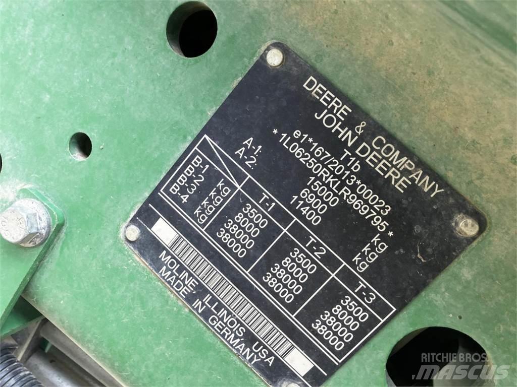 John Deere 6250R الجرارات