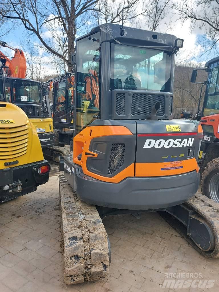 Develon DX 50 Z-7 حفارات صغيرة أقل من 7 طن (حفارات صغيرة)