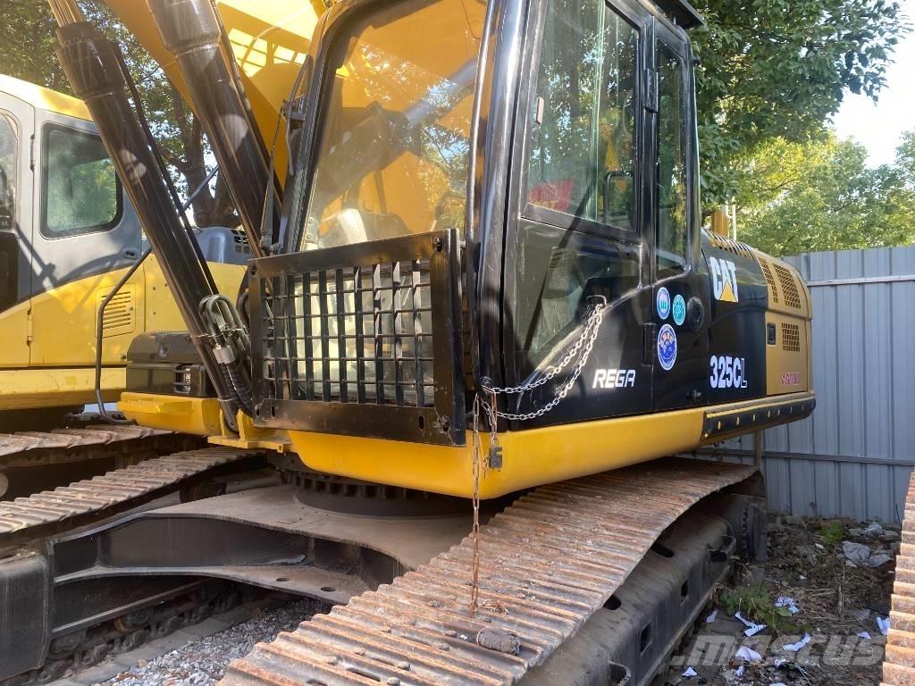 CAT 325 C حفارات زحافة