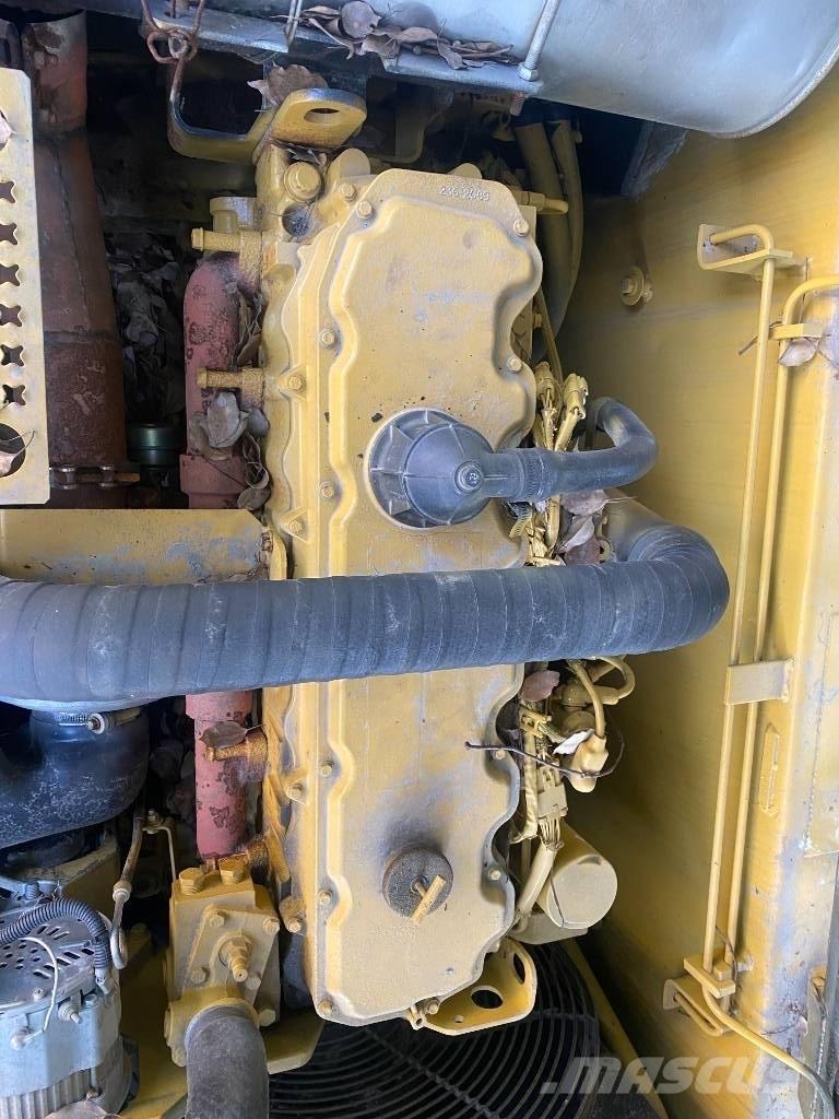 CAT 325 C حفارات زحافة