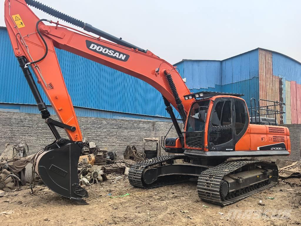 Doosan DX300 حفارات زحافة