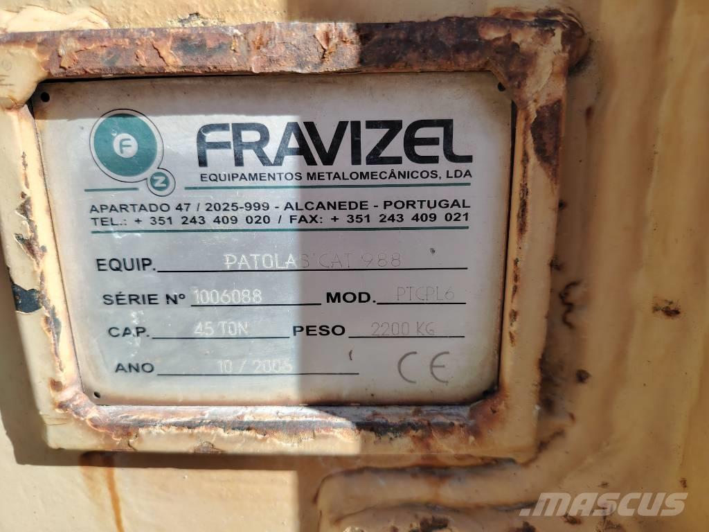 CAT 988 F لوادر بعجل