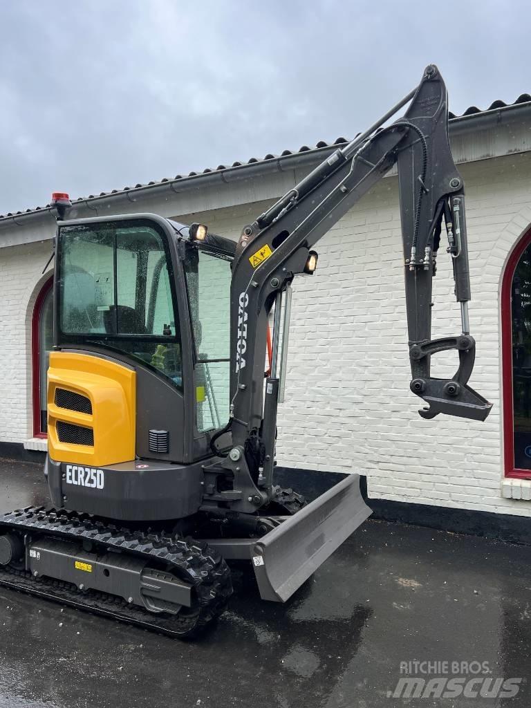 Volvo ECR 25 D حفارات صغيرة أقل من 7 طن (حفارات صغيرة)