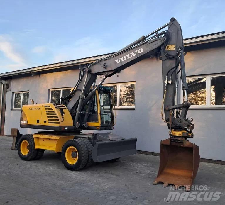 Volvo EW 140 B حفارات بعجل