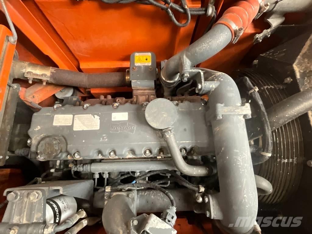 Doosan DX 235 LCR حفارات زحافة