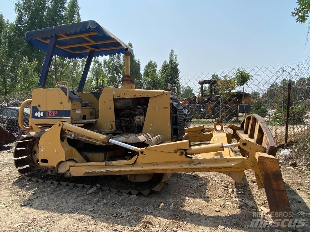 Komatsu D12P-6 بلدوزرات مجنزرة