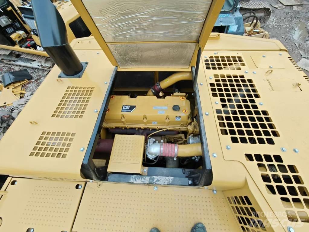 CAT 349 D L حفارات زحافة