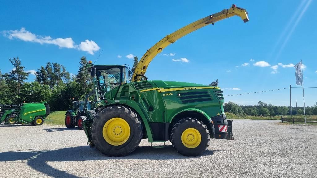 John Deere 8700i علافات ذاتية الدفع