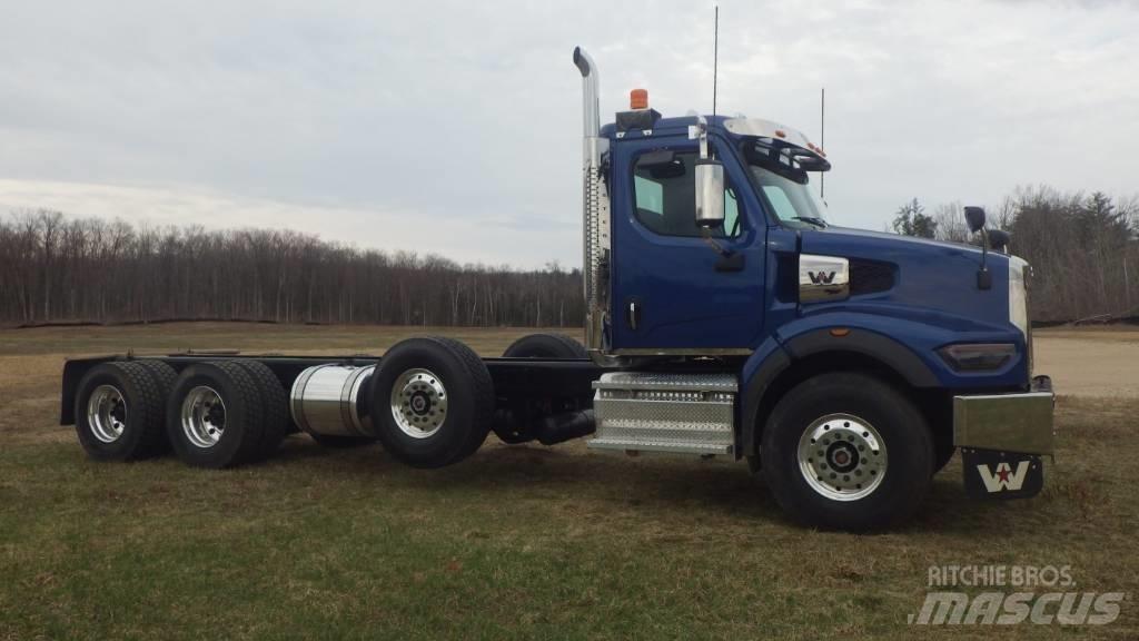 Western Star 49 X شاحنات بمقصورة وهيكل