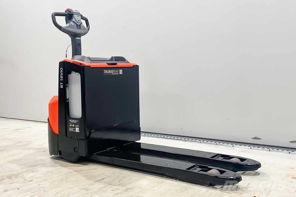 Toyota LWE 200 معدات الرفع منخفض المستوى