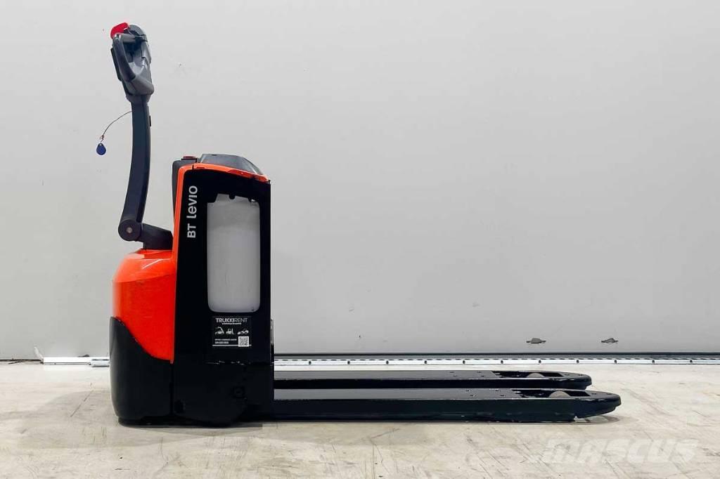 Toyota LWE 200 معدات الرفع منخفض المستوى