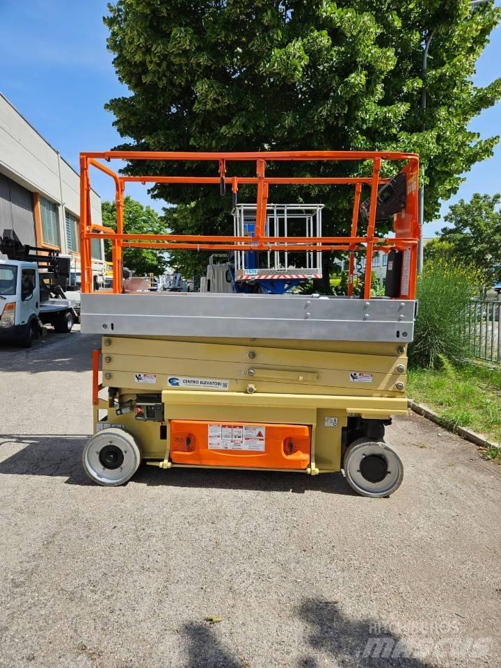 JLG 2630 ES رافعات مقصية الشكل