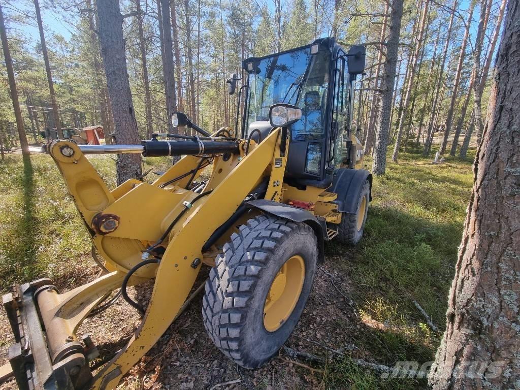 CAT 908M -2015 لوادر بعجل