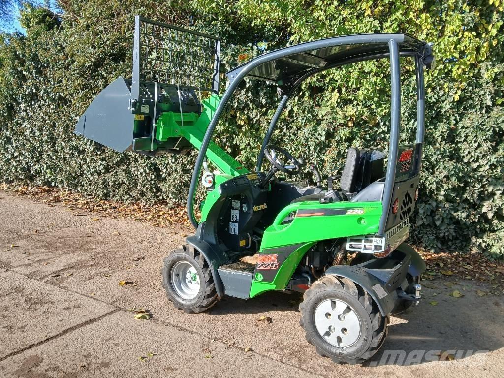 Avant 225 لوادر متعددة الأغراض