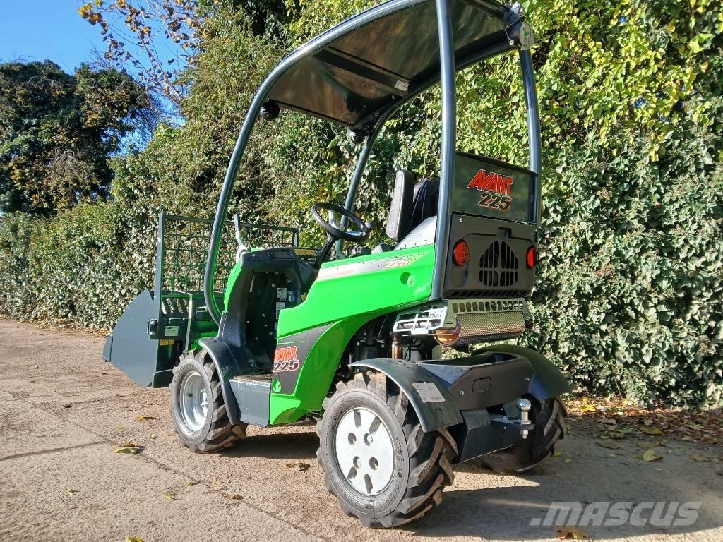 Avant 225 لوادر متعددة الأغراض