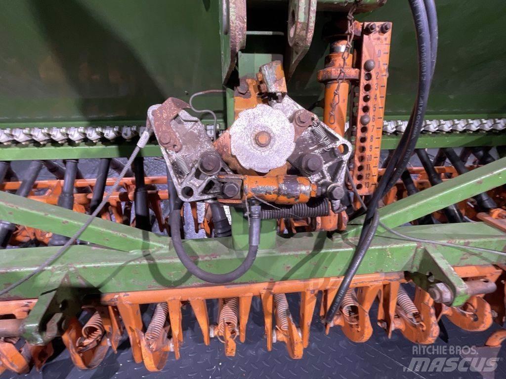 Amazone D 8 - 30 E مثاقيب