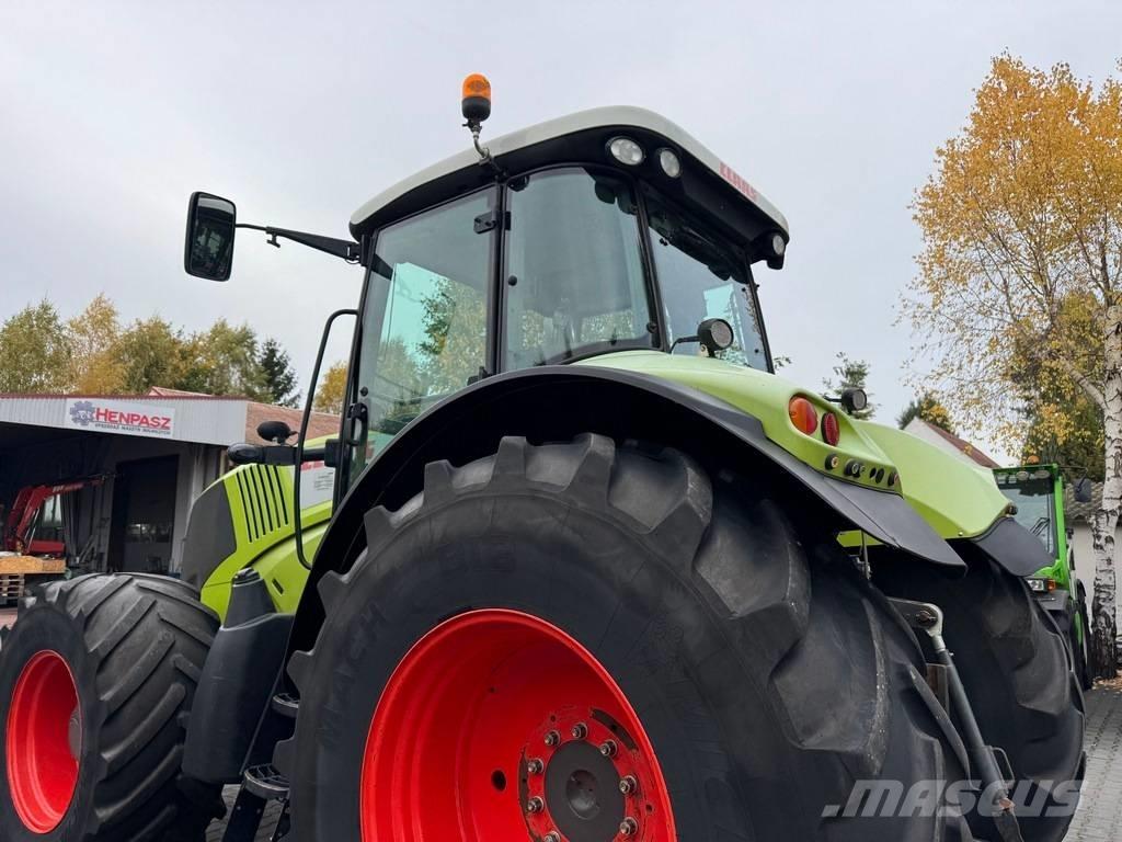 CLAAS AXION 850 CIS الجرارات