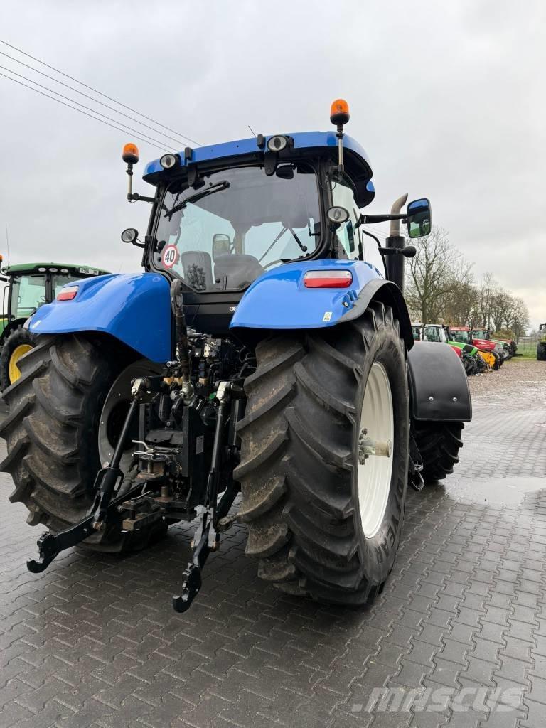New Holland T 7040 الجرارات